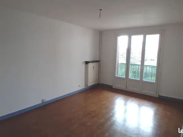 T2 Valence grand balcon sud parking privé 
