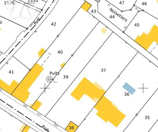 Terrain 819 m² 