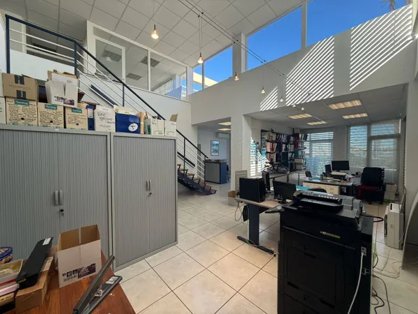 Bureaux 210 m² 