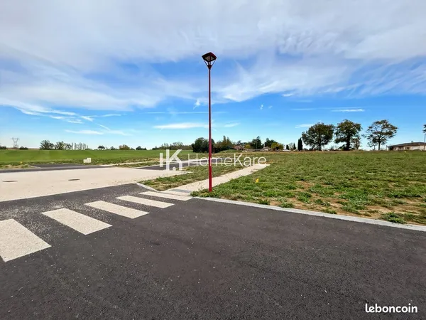 Terrain 1087 m² Clermont-Savès 