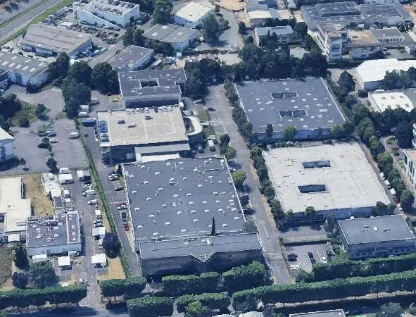Entrepôt 8456 m² 