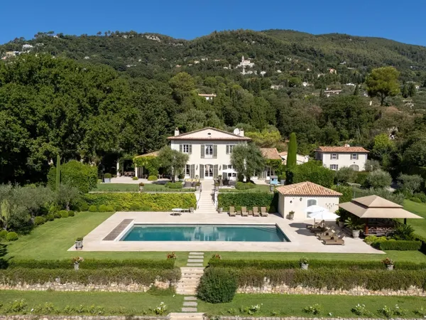 Propriété d'exception: Parc paysager de 1,1 ha avec bastide raffinée, piscine, tennis, maison 
