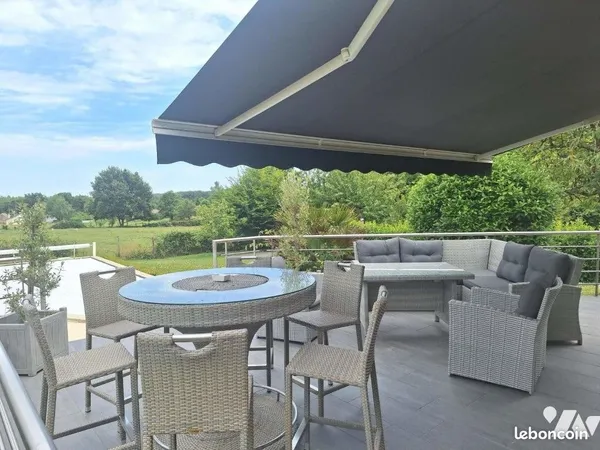 Pavillon 6 pièces 208 m² 
