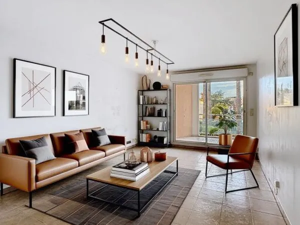 Beau 3 pièces, avec terrasse et balcon, résidence avec piscine 