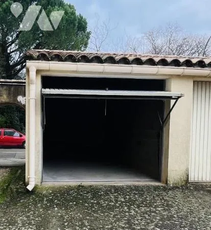 Parking - Garage Vente Uzès   27000€