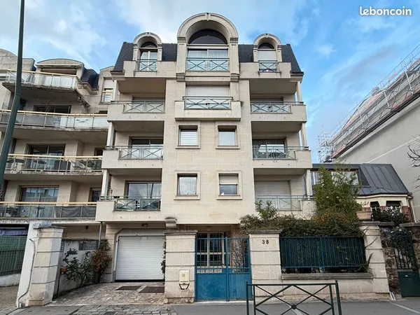 Studio 1 pièce 27 m² 