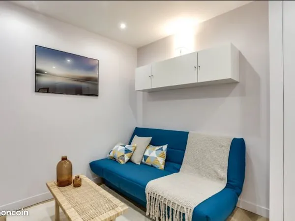 Studio 1 pièce 14 m² 