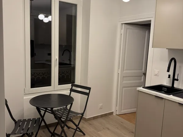 Loue studio meublé 