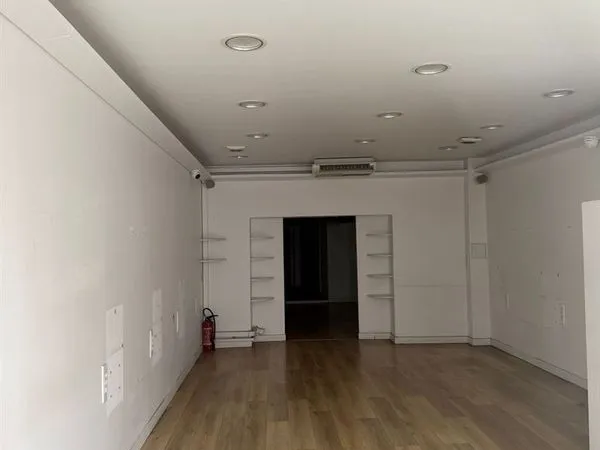 Boutique 66 m² PARIS 