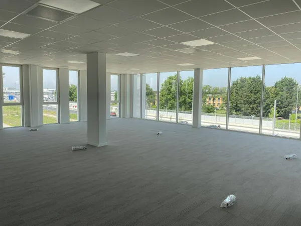 Bureaux 14741 m² 