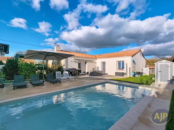 Maison de plain-pied 6 pièces 121 m² 