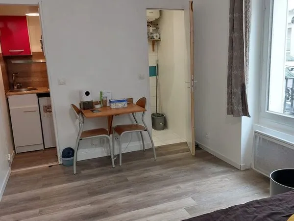 Studio à vendre - 13,4 m² (loi Carrez) - Quartier Marcadet-Poissonnier 