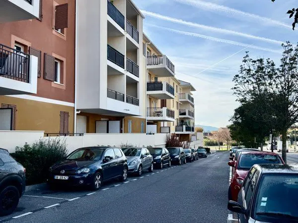 À SAISIR Plan de Cuques T3 55m2 + 8m2 de terrasse 