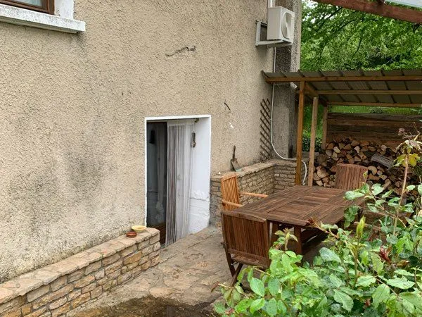 Maisonnette en pleine campagne à 25 mn de Lyon 