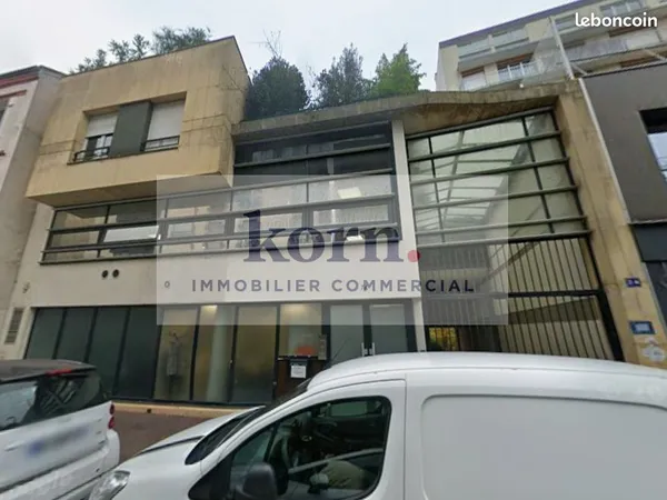 Bureau 385 m² 