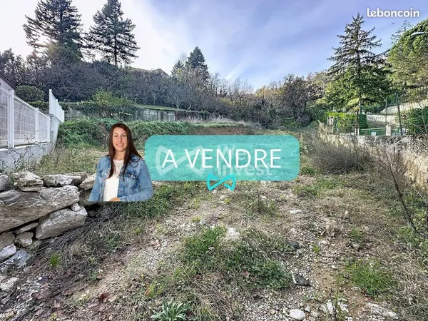 Terrain 700 m² Sarras 