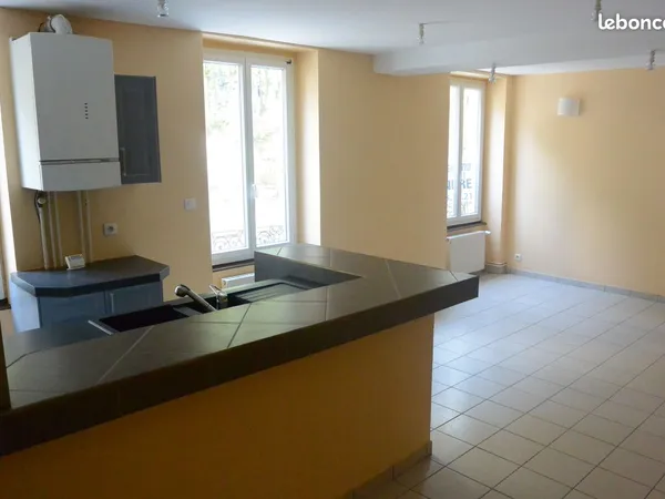 A LOUER T2bis de 78m² avec garage 