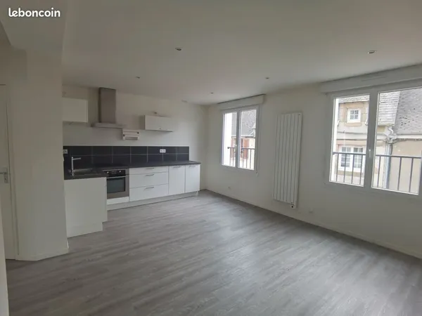 Appartement 2 pièces 45 m² centre ville CARHAIX 
