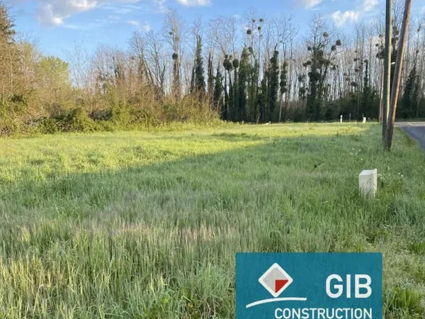 Terrain 700 m² Landiras 