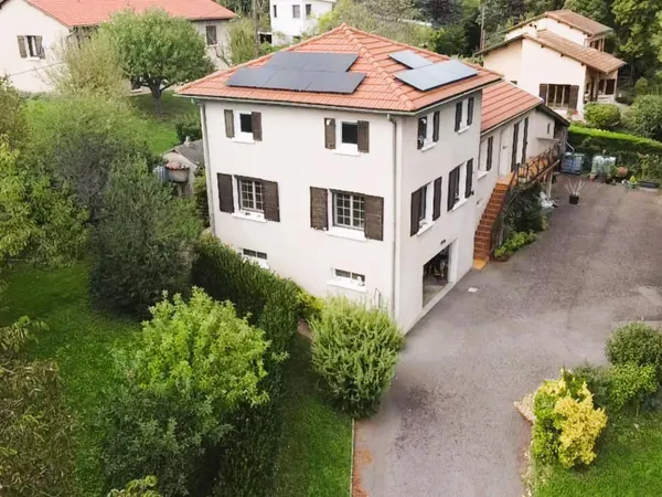 Surface total 300m² 