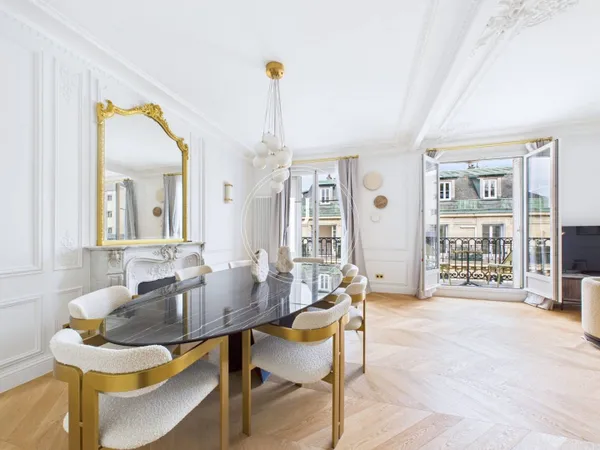 Appartement 6 pièces 248 m² 