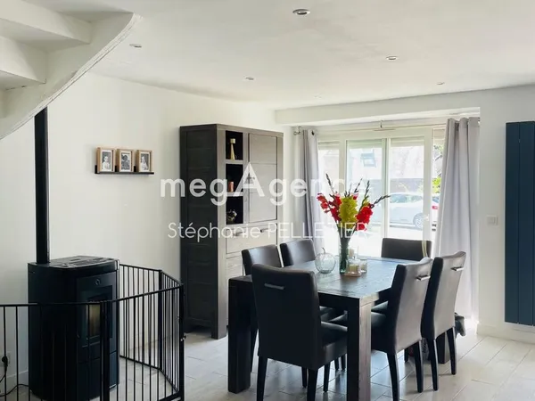 Maison de bourg en pierres de 114 m² 