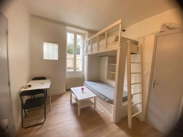 Appartement 1 pièce 15 m² 
