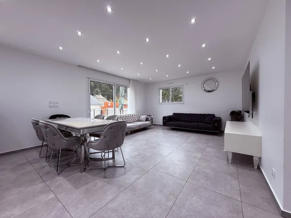 Proche Suisse - Maison lumineuse 4 pièces avec balcon-terrass 