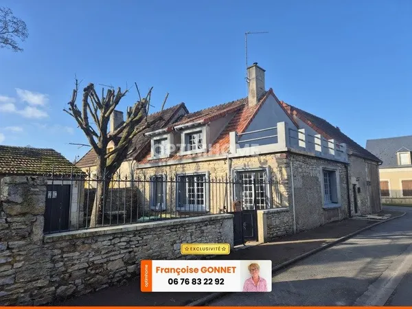 Maison de village - 110 m² - 5 pièces - Grange attenante - 122 000 € 