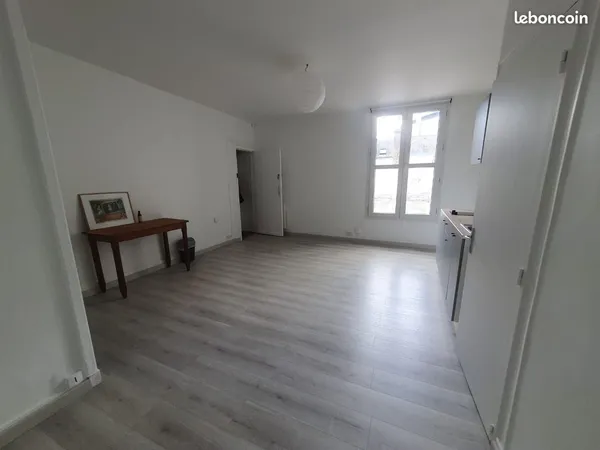 Studio 1 pièce 26 m² 