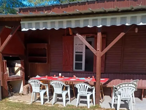 Châlet sur terrain Clos avec étang 