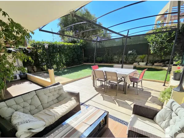 Appartement T5 de 92 m² en Rez-de-Jardin Antibes 