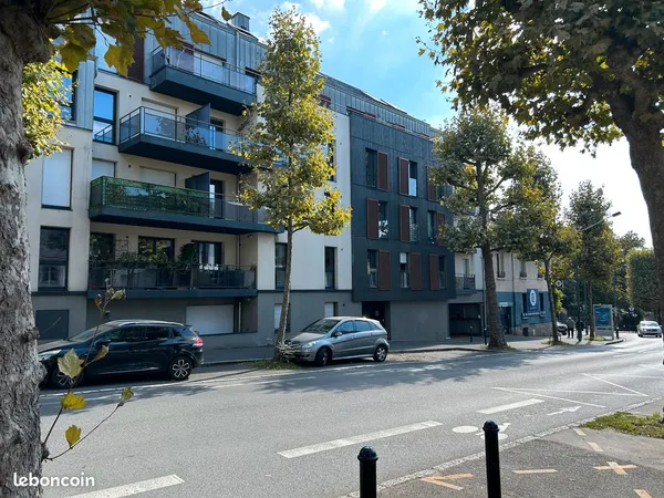 Appartement T2 de 2016 Rez-de-chaussée côté rue à 100m du parc de Procé 