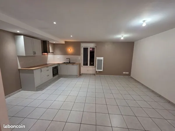 Bel appartement a RUY 