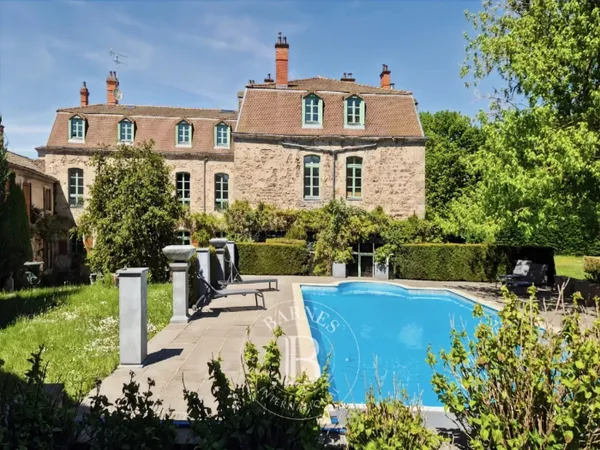 Puy de Dôme - Propriété d'Exception XVIII avec dépendances 