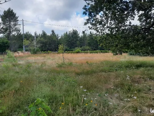 Terrain 696 m² Le Porge 