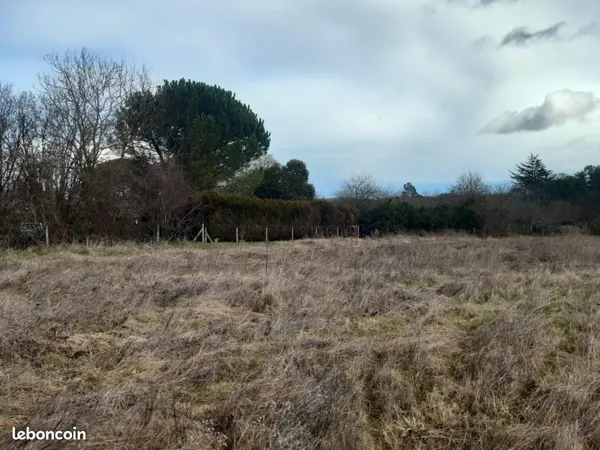 Terrain 1 200 m² Louchats 