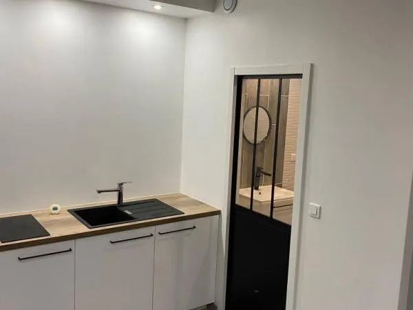 Studio 1 pièce 28 m² 