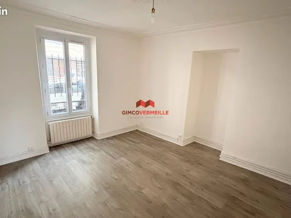 Studio 1 pièce 24 m² 
