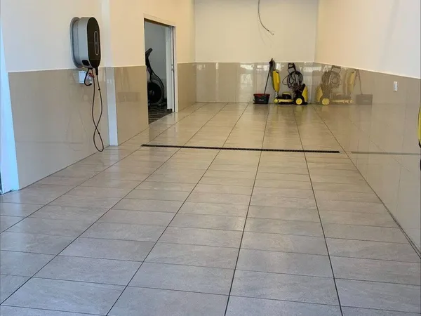 Local professionnel 65 m² 