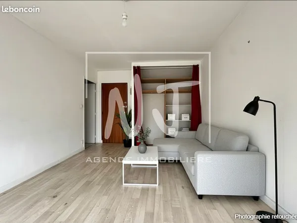 Studio 1 pièce 25 m² 