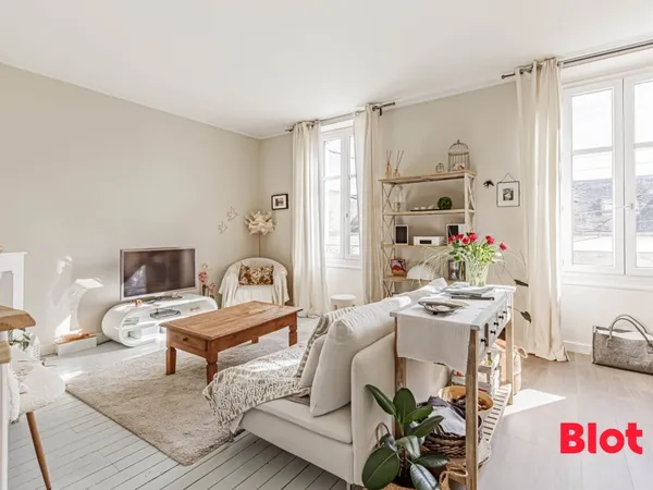 Appartement T3 - Petite copropriété - Caveau/grenier/cave 