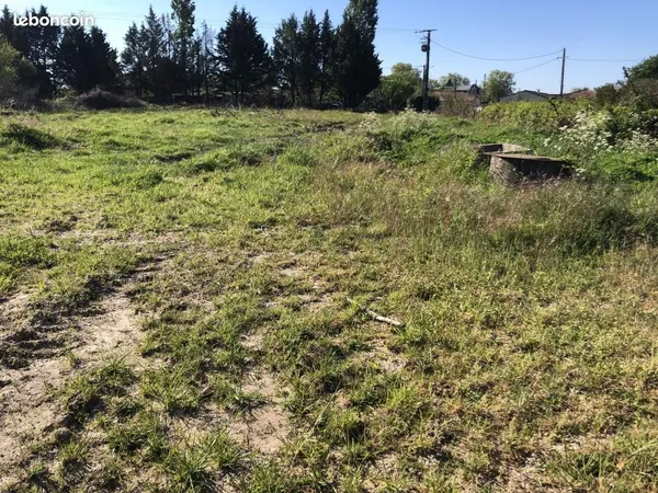 Terrain 1 057 m² Pugnac 