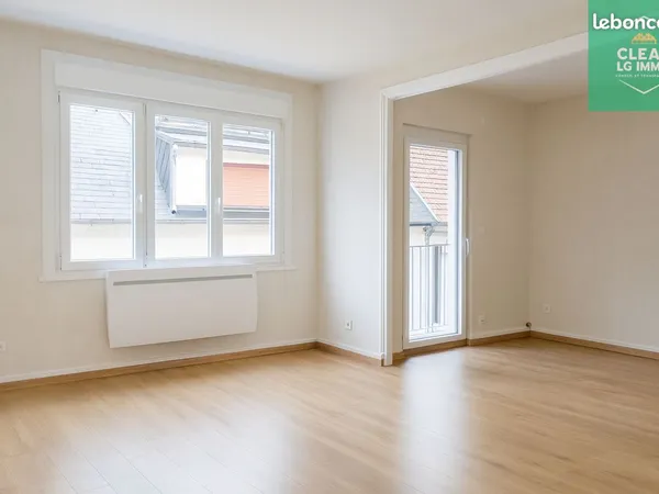 Studio 4 pièces 70 m² 