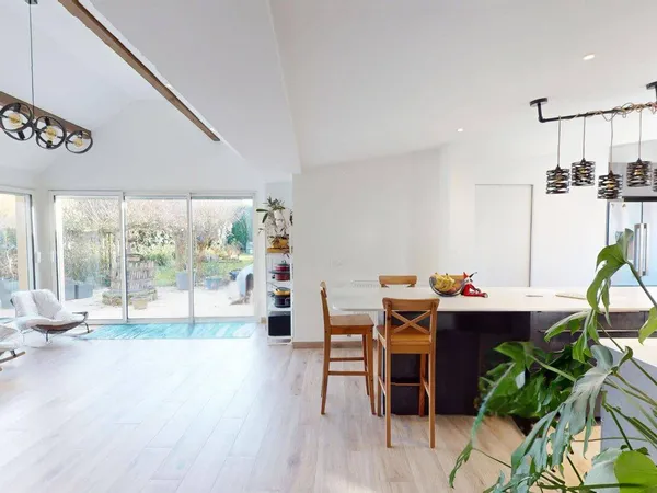 Maison 9 pièces 252 m² 