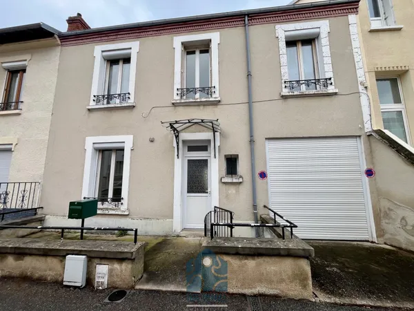 Maison 6 pièces avec garage et jardin 