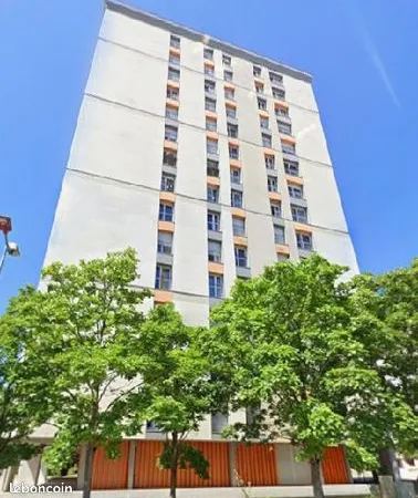 Appartement 4 pièces 77 m² 