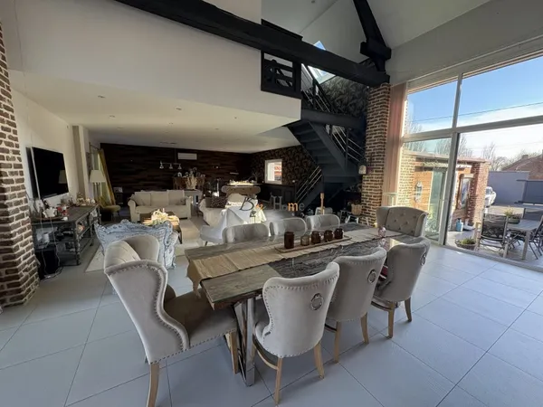 Maison 4 pièces 250 m² 