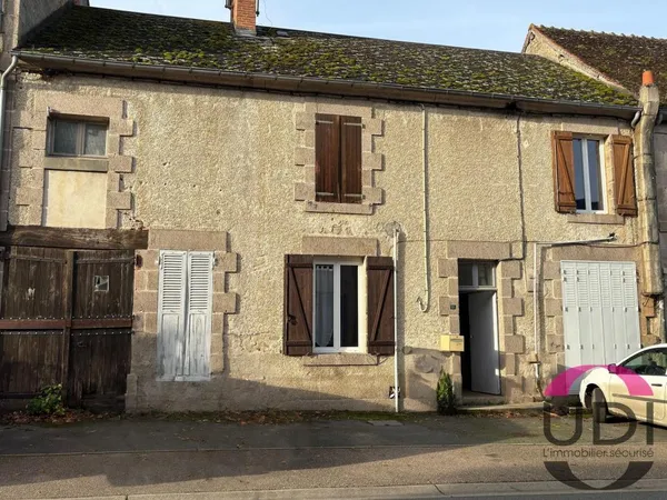Petit immeuble à vendre à Clugnat 
