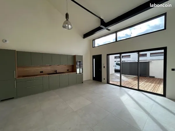 Loft 3 pièces 70 m² 